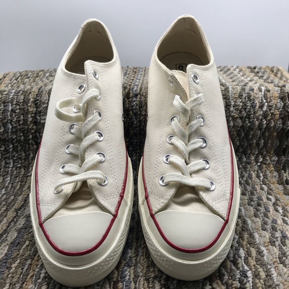 Chuck 70 - Picture 2 of 5